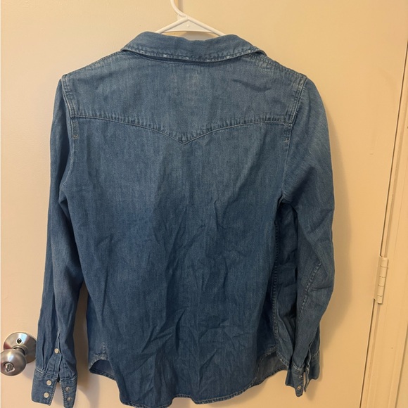 Levi's Classic Fit Denim Jacket - Picture 3 of 3